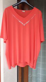 Maglia taglia grande scollo a V,  maniche corallo