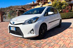 Toyota Yaris hybrid neopatentati