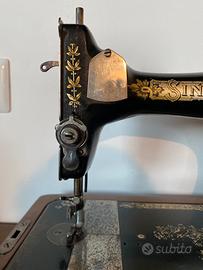 Antica macchina da cucire della Singer