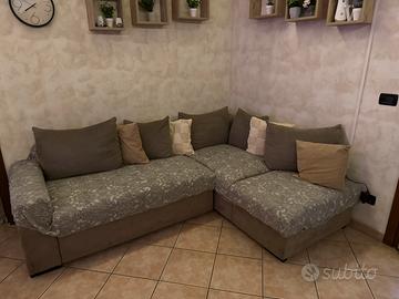DIVANO AD ANGOLO – €500 TRATTABILI