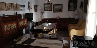 Appartamento arredato zona Arenella