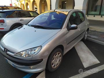 Peugeot 206 usata €800