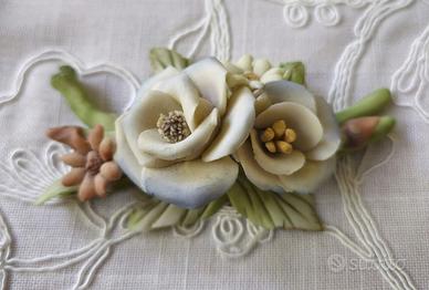 COMPOSIZIONE DI FIORI IN PORCELLANA P VINTAGE