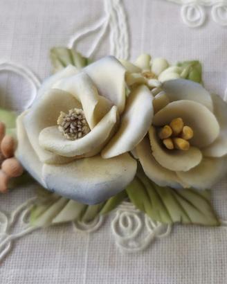 COMPOSIZIONE DI FIORI IN PORCELLANA P VINTAGE