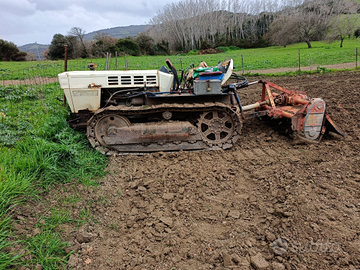 Trattore Lamborghini cingolato