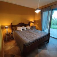 Un letto matrimoniale e materasso in omaggio