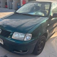 VOLKSWAGEN POLO per ricambi usati