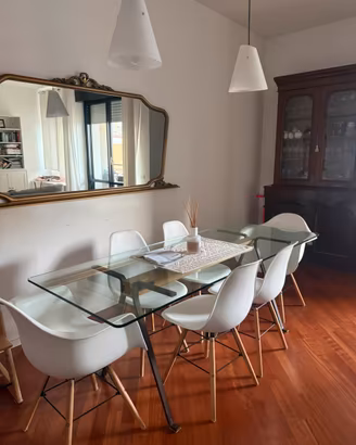 tavolo di design in vetro + 6 sedie moderne