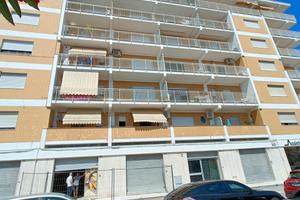 156 MT Q. oppure 450 MT q.ideale x supermercato 