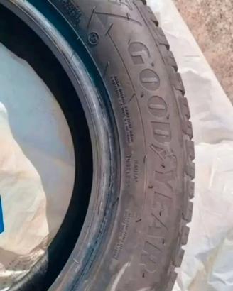 2 gomme invernali GOOD YEAR 215/60/16