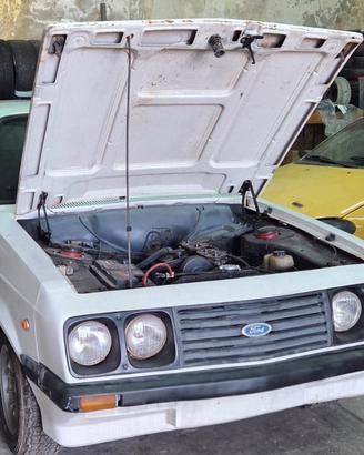 Parte anteriore Ford escort mk2 RS2000