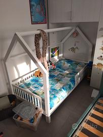 Lettino Montessori a casetta