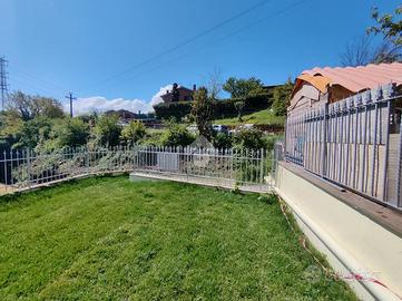 VILLA A SCHIERA A LABICO