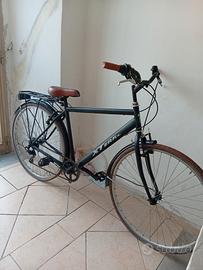 bici uomo passeggio 
