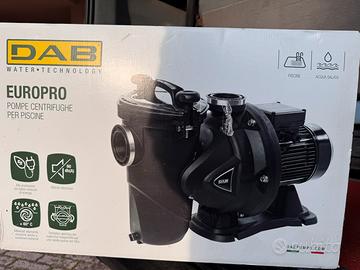 Pompa per piscina nuova .