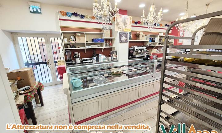 Locale commerciale di 110Mq con Corte esterna