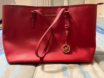 Borsa rossa brand Michael Kors