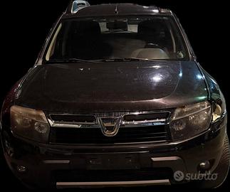 DACIA DUSTER COLORE NERO 2011