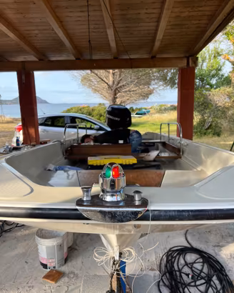 Barca Boston Whaler Sport