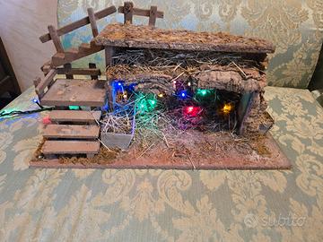 Capanna Natività Artigianale con gioco di luci 