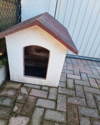 cuccia per cani in cemento