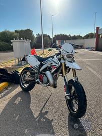 HM 125 2t