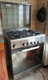 Cucina a gas 4 fuochi con forno elettrico GLEM