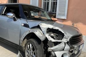 Mini one r56 abbey road incidentata