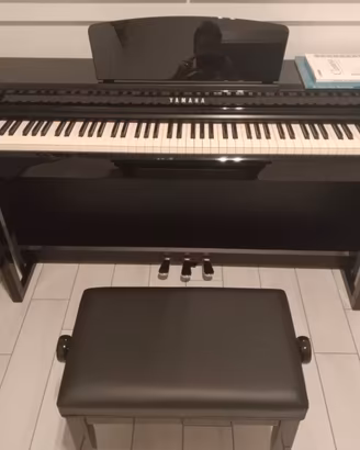 Pianoforte YAMAHA Clavinova clp 725
