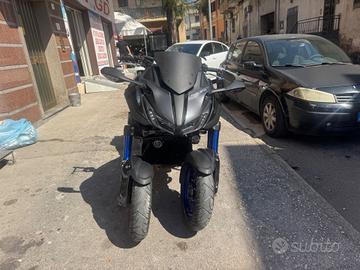 Yamaha Niken Sport