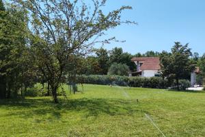Casa tra il verde e il mare