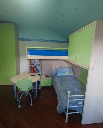 Cameretta su 2 piani.