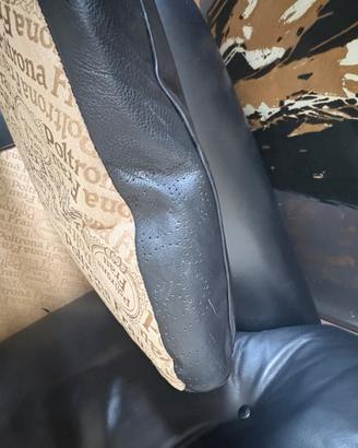Divano Poltrona Frau due posti in pelle nera