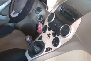 macchina ford ka 2011