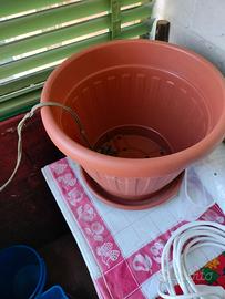 Vaso e sottovaso in plastica