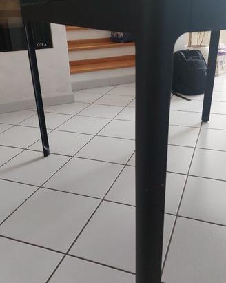 TAVOLO VETRO NERO