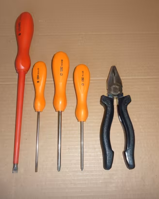 Cacciaviti BETA + pinza Elematic 