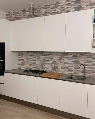 Cucina bianco opaco come nuova