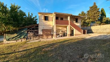 CASALE MARCHIGIANO da Ristrutturare