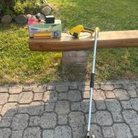 Cesoia tagliasiepi e tagliaerba a batteria