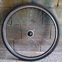Ruota anteriore 28" con mozzo SHIMANO (NUOVO)