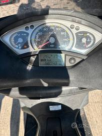 Yamaha XMAX 250