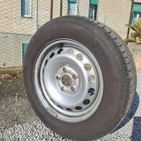 Pneumatici HANKOOK 195/65 R15 91T con 4 cerchi
