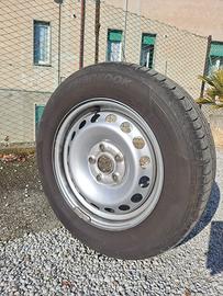 Pneumatici HANKOOK 195/65 R15 91T con 4 cerchi