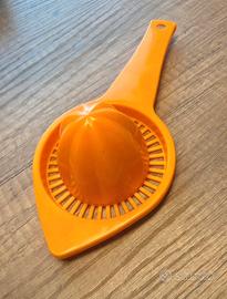 Spremiagrumi manuale in plastica arancione