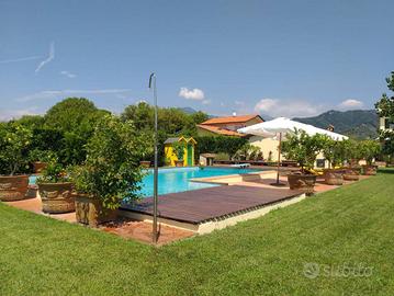 Villa di 367 m² con più di 5 locali e box auto dop