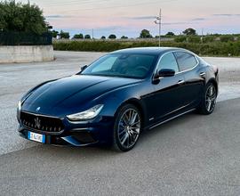 Maserati Ghibli Hybrid 2.0 330 cv Gransport