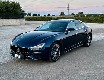 Maserati Ghibli Hybrid 2.0 330 cv Gransport