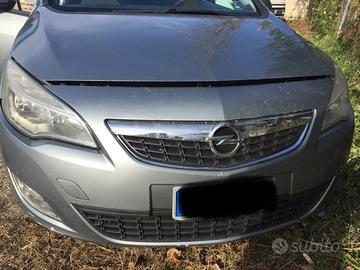 OPEL ASTRA SPORTS TOURER AN2012 1686G 81KW A17DTR