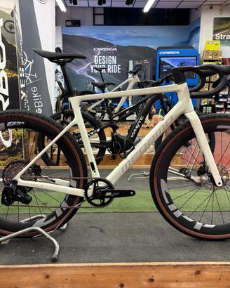 bici gravel MEGAMO SILK 02 L BEIGE ZIPP 303s XPLR